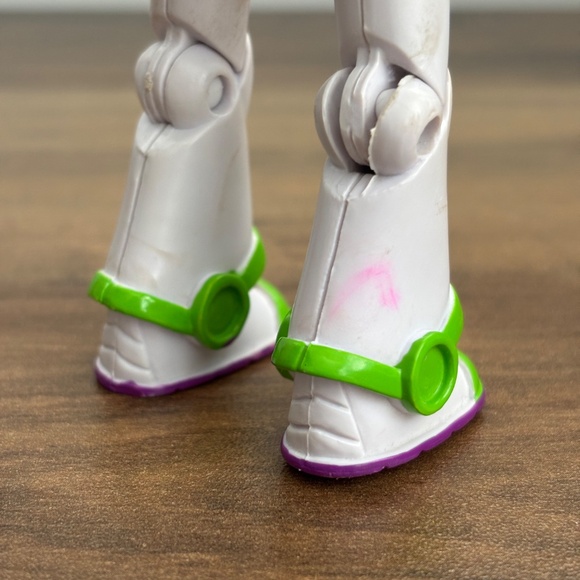 DISNEY Pixar Toy Story BUZZ LIGHTYEAR 5.5" Chopping Action Figure Jointed Topper - Picture 11 of 12